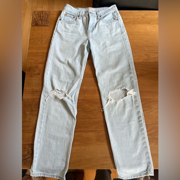 Levi’s Low Pro Straight Jeans Women’s Size 25 Blue Relaxed Baggy Fit Light Wash - Picture 1 of 7
